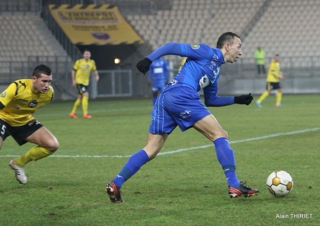 Azzedine Medoukali s’entraîne avec la réserve du GF38